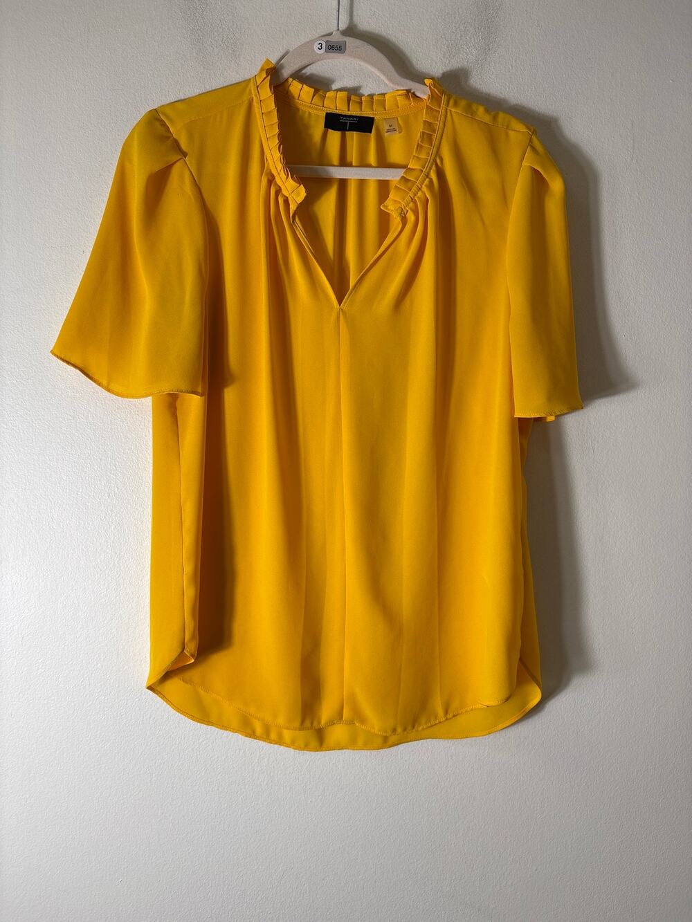 Tahari Marigold Yellow Ruffled Neck Short Sleeve Blouse Sz M